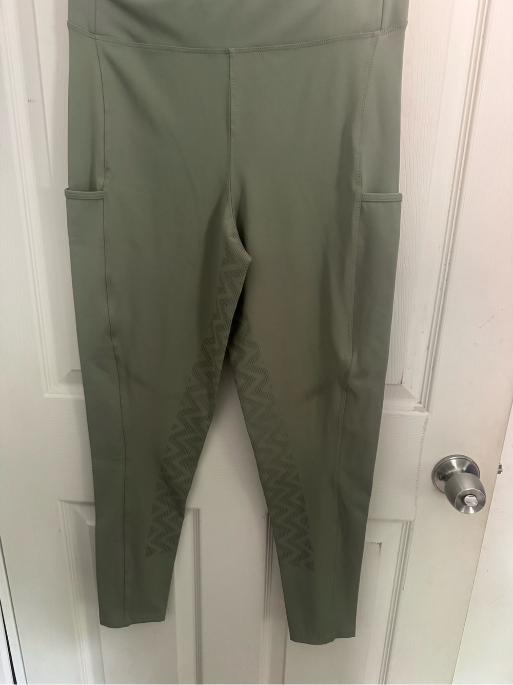 LeMieux Naomi Pull On Breech - Fern- Full Seat Silicone Grip - Size UK14/ US10 - Picture 3 of 14